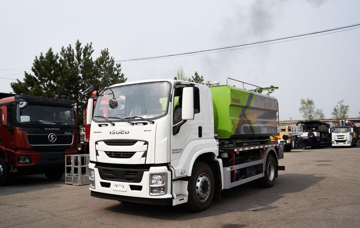 Isuzu Giga - Ассенизатор: фото 3 Isuzu Giga - Ассенизатор: фото 3