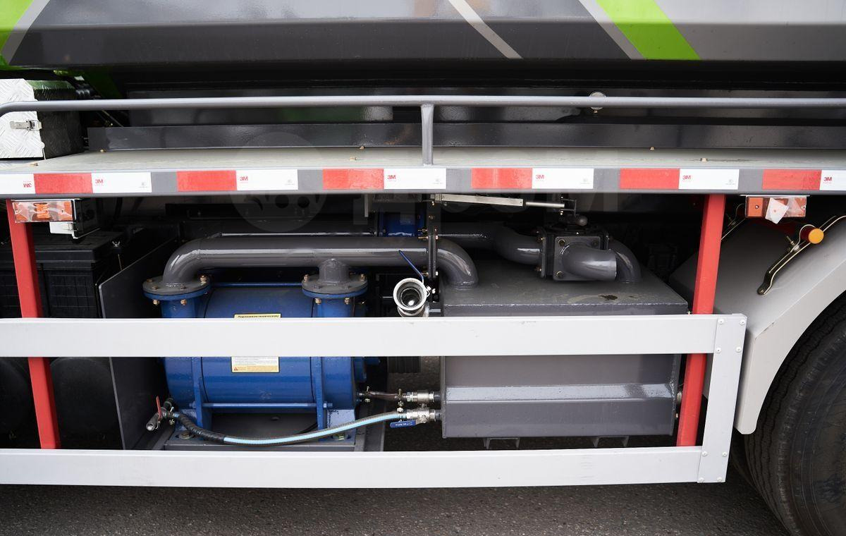 Новый Ассенизатор Isuzu Giga: фото 11