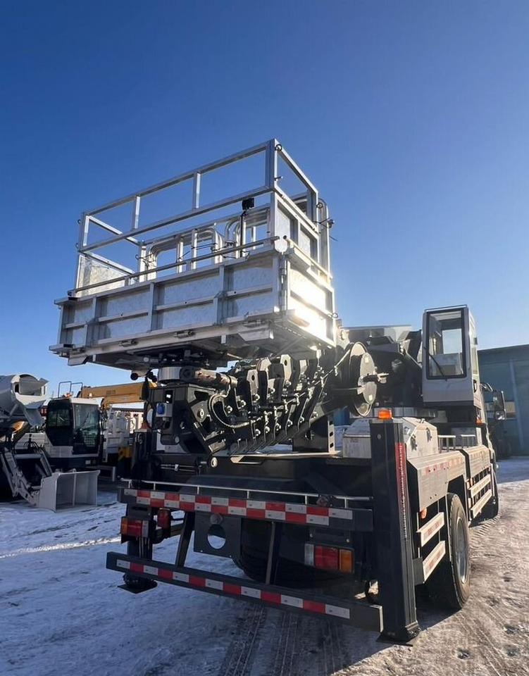 Новый Грузовик с подъемником Isuzu Giga: фото 16