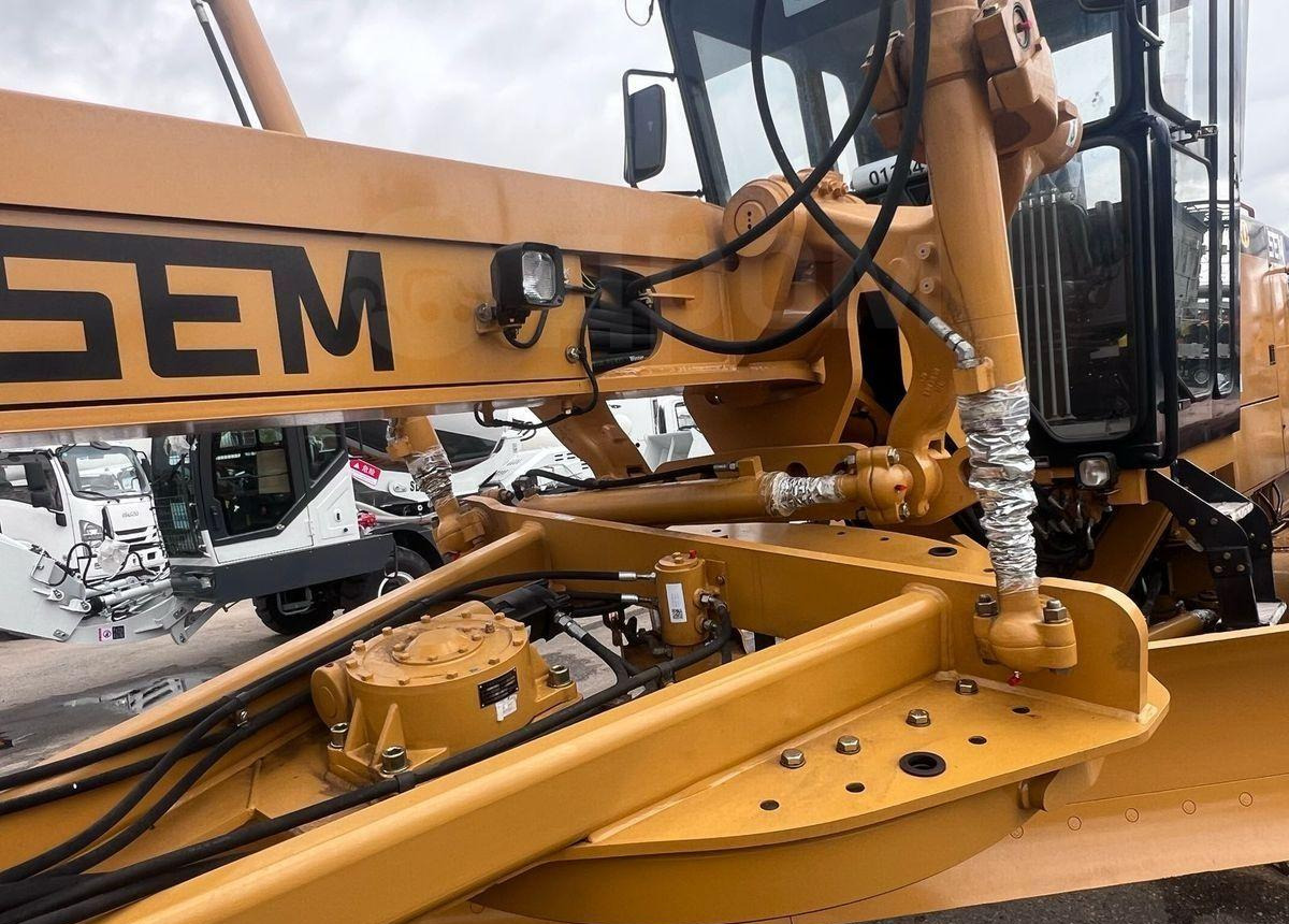 Новый Грейдер SEM 922 AWD: фото 8 Новый Грейдер SEM 922 AWD: фото 8