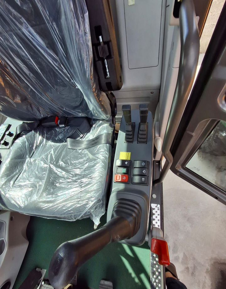 Новый Колёсный экскаватор YUGONG YG180: фото 16