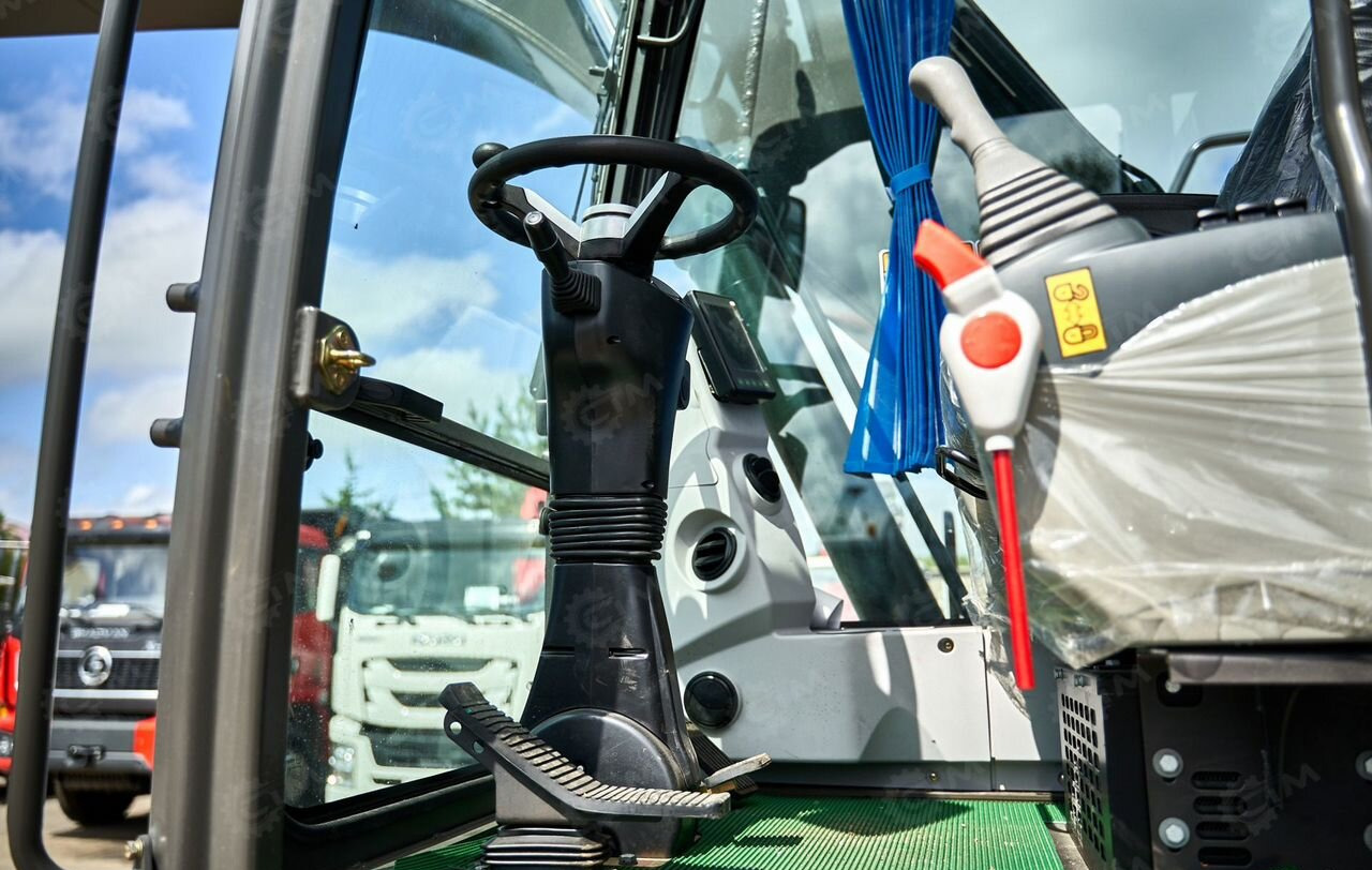 Новый Колёсный экскаватор YUGONG YG180: фото 14