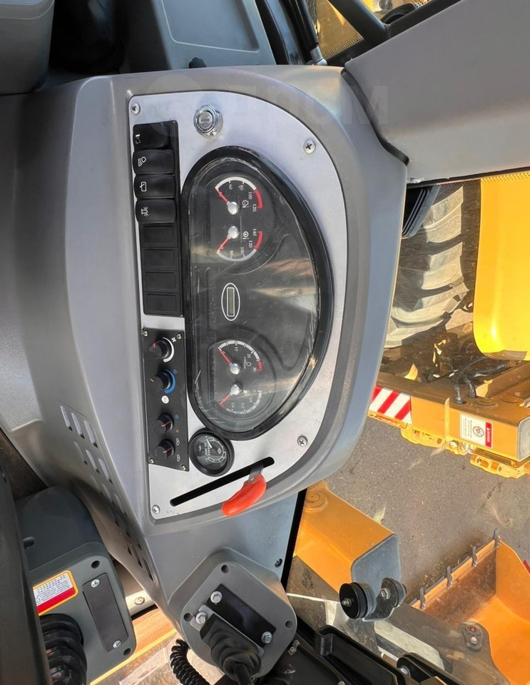 Новый Экскаватор-погрузчик Yugong 488CX: фото 12 Новый Экскаватор-погрузчик Yugong 488CX: фото 12