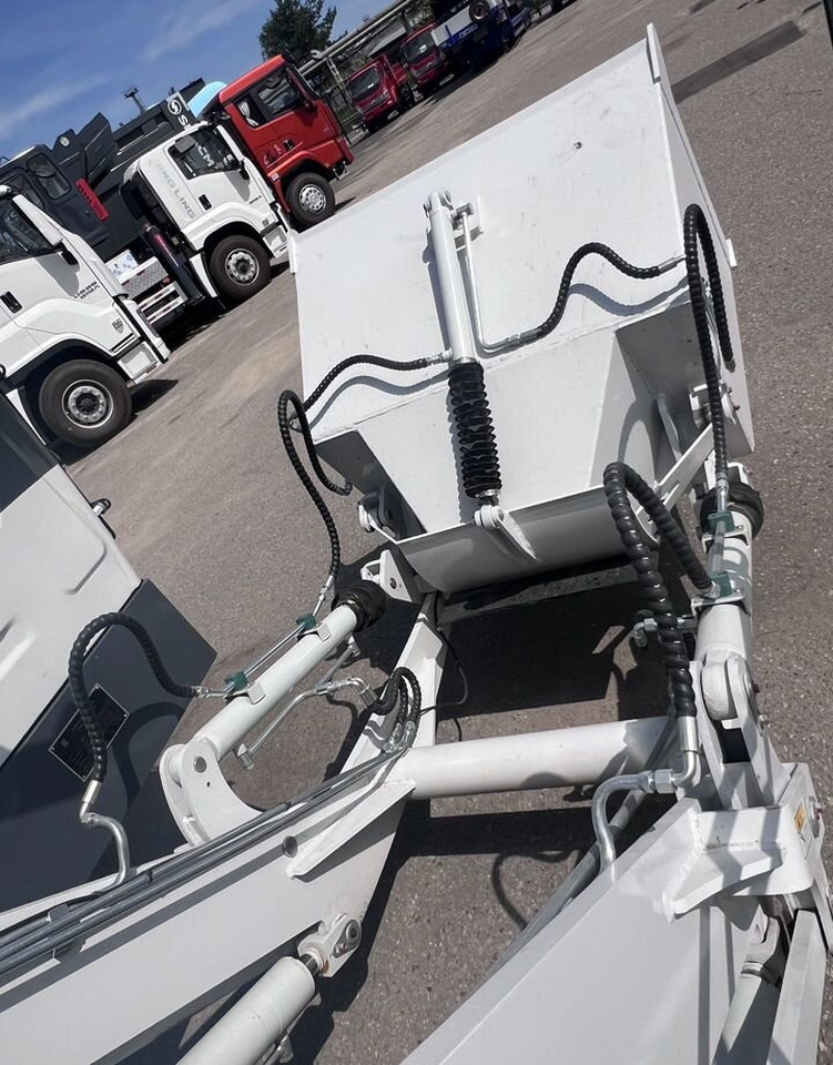 Новый Автобетоносмеситель Yugong SDM5500: фото 10