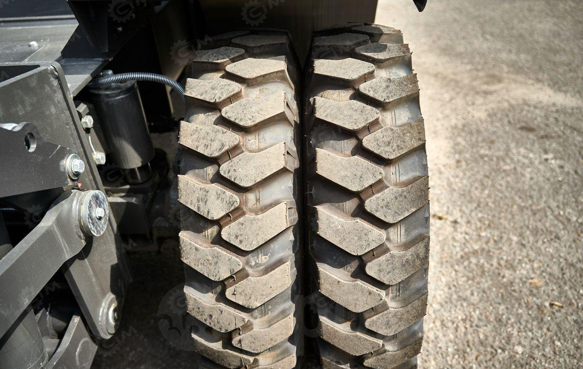 Новый Колёсный экскаватор Yugong YG180: фото 17