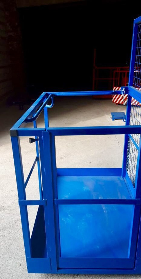 Платформа\корзина для погрузчика - Монтажная корзина: фото 4 Платформа\корзина для погрузчика - Монтажная корзина: фото 4