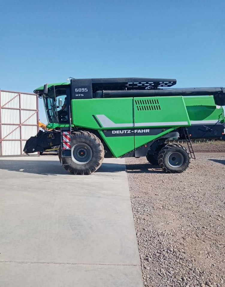 Deutz-Fahr 6095 HTS - Зерноуборочный комбайн: фото 2 Deutz-Fahr 6095 HTS - Зерноуборочный комбайн: фото 2