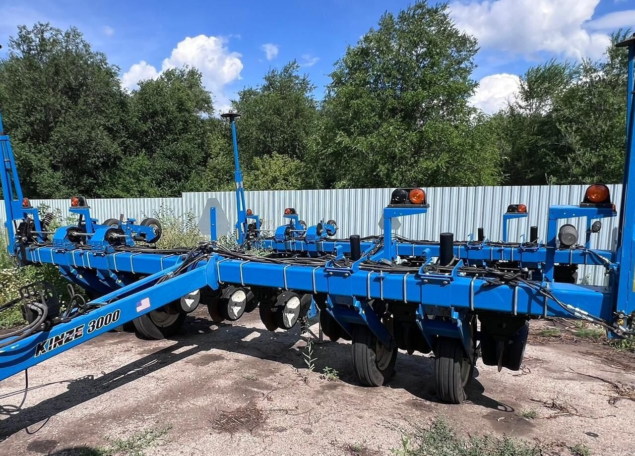 Kinze 3000 - Другая техника: фото 1 Kinze 3000 - Другая техника: фото 1