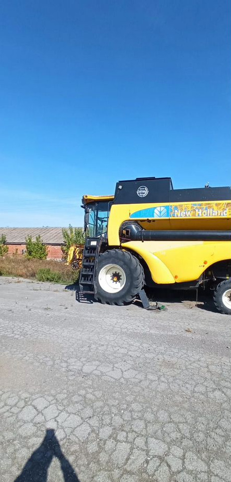 New Holland CS660 - Другая техника: фото 2 New Holland CS660 - Другая техника: фото 2