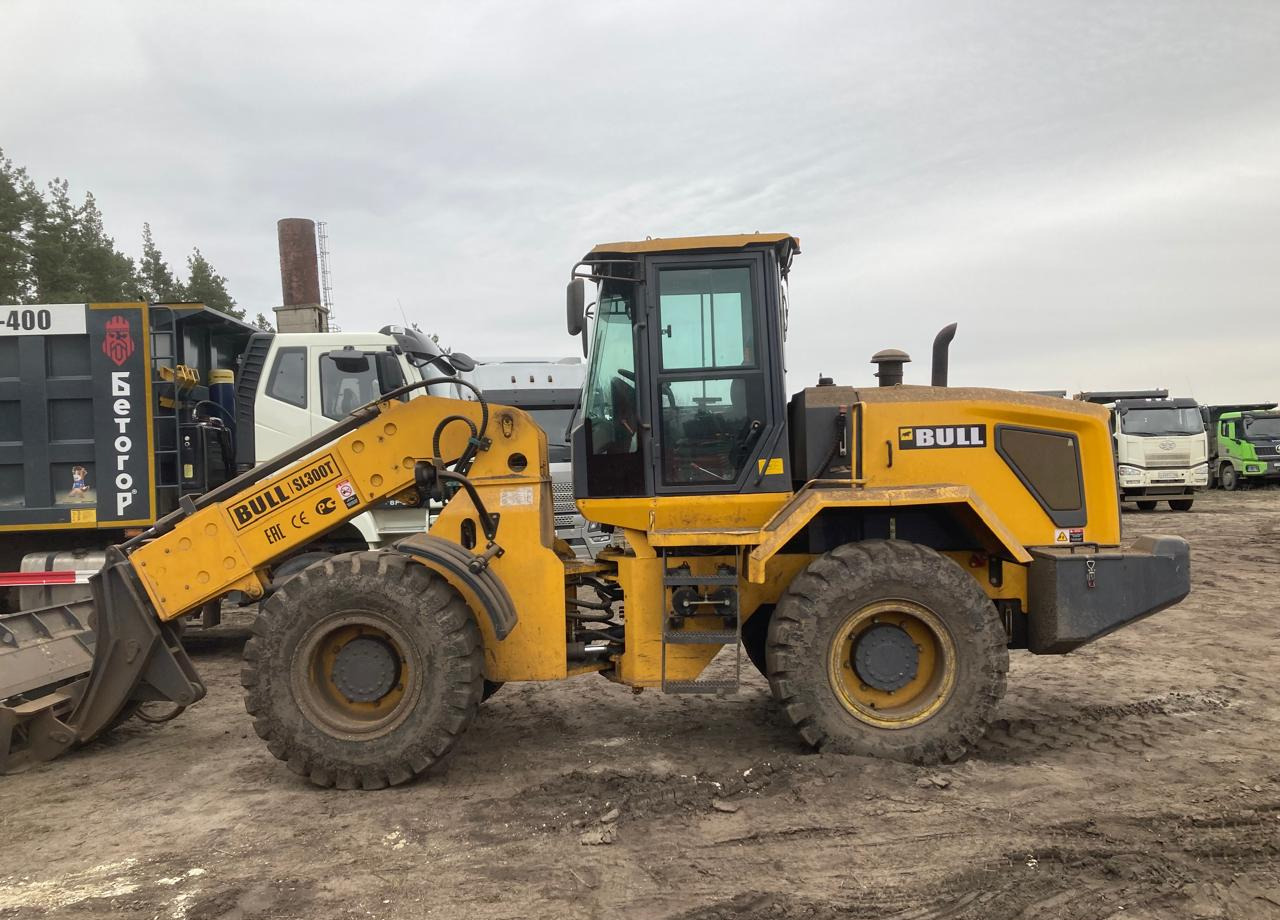Фронтальный погрузчик Bull SL300Т - Телескопический фронтальный погрузчик: фото 4 Фронтальный погрузчик Bull SL300Т - Телескопический фронтальный погрузчик: фото 4