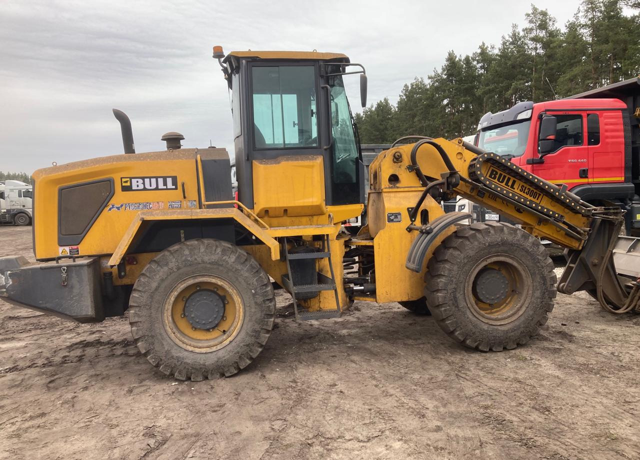 Фронтальный погрузчик Bull SL300Т - Телескопический фронтальный погрузчик: фото 3 Фронтальный погрузчик Bull SL300Т - Телескопический фронтальный погрузчик: фото 3