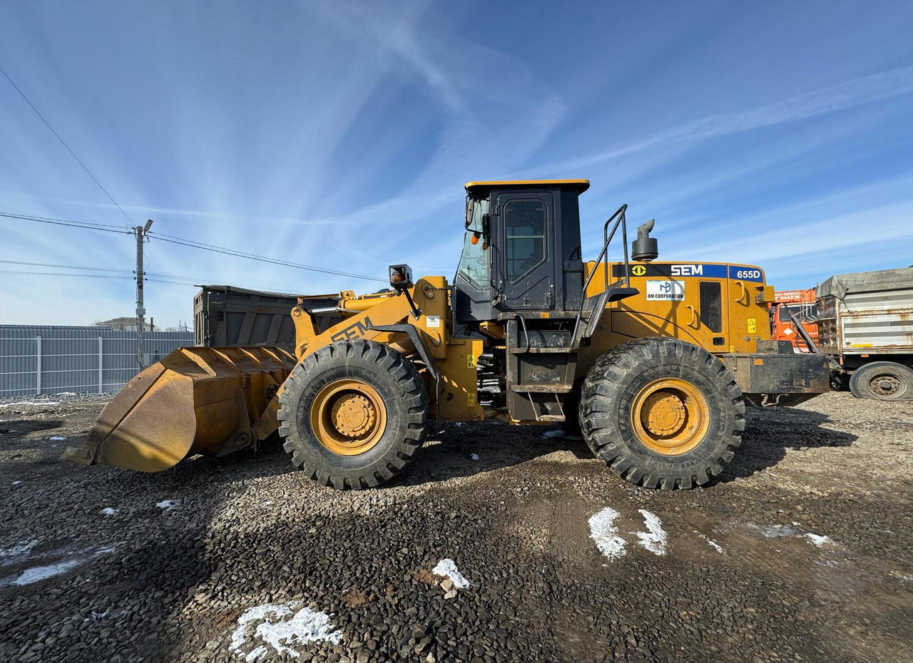 Фронтальный погрузчик Caterpillar 655D - Колёсный погрузчик: фото 1 Фронтальный погрузчик Caterpillar 655D - Колёсный погрузчик: фото 1