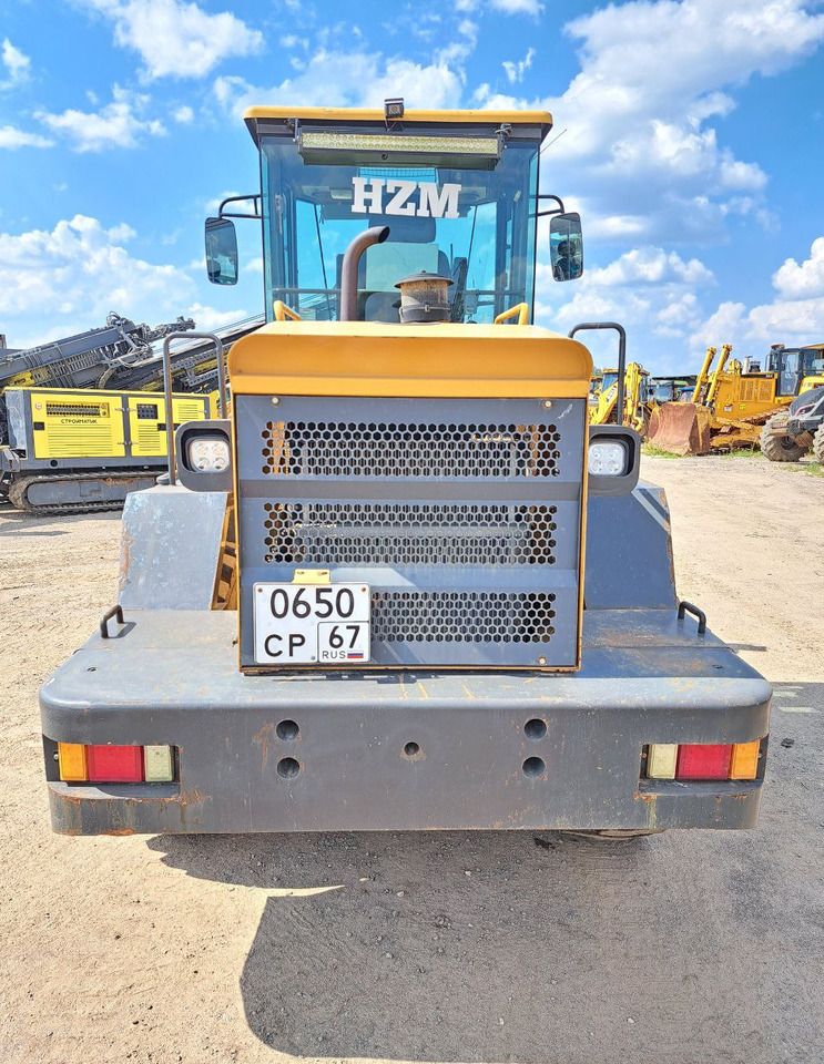 Фронтальный погрузчик HZM XC300 - Колёсный погрузчик: фото 4 Фронтальный погрузчик HZM XC300 - Колёсный погрузчик: фото 4