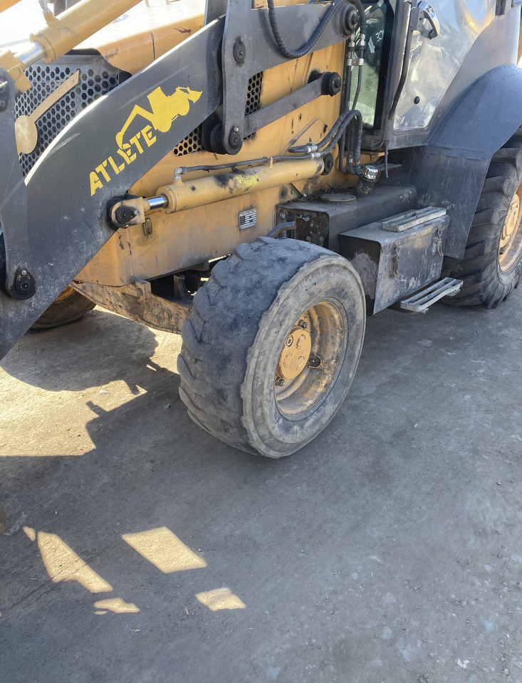 Экскаватор-погрузчик Фронтальный погрузчик KYLOTON MR22: фото 10 Экскаватор-погрузчик Фронтальный погрузчик KYLOTON MR22: фото 10