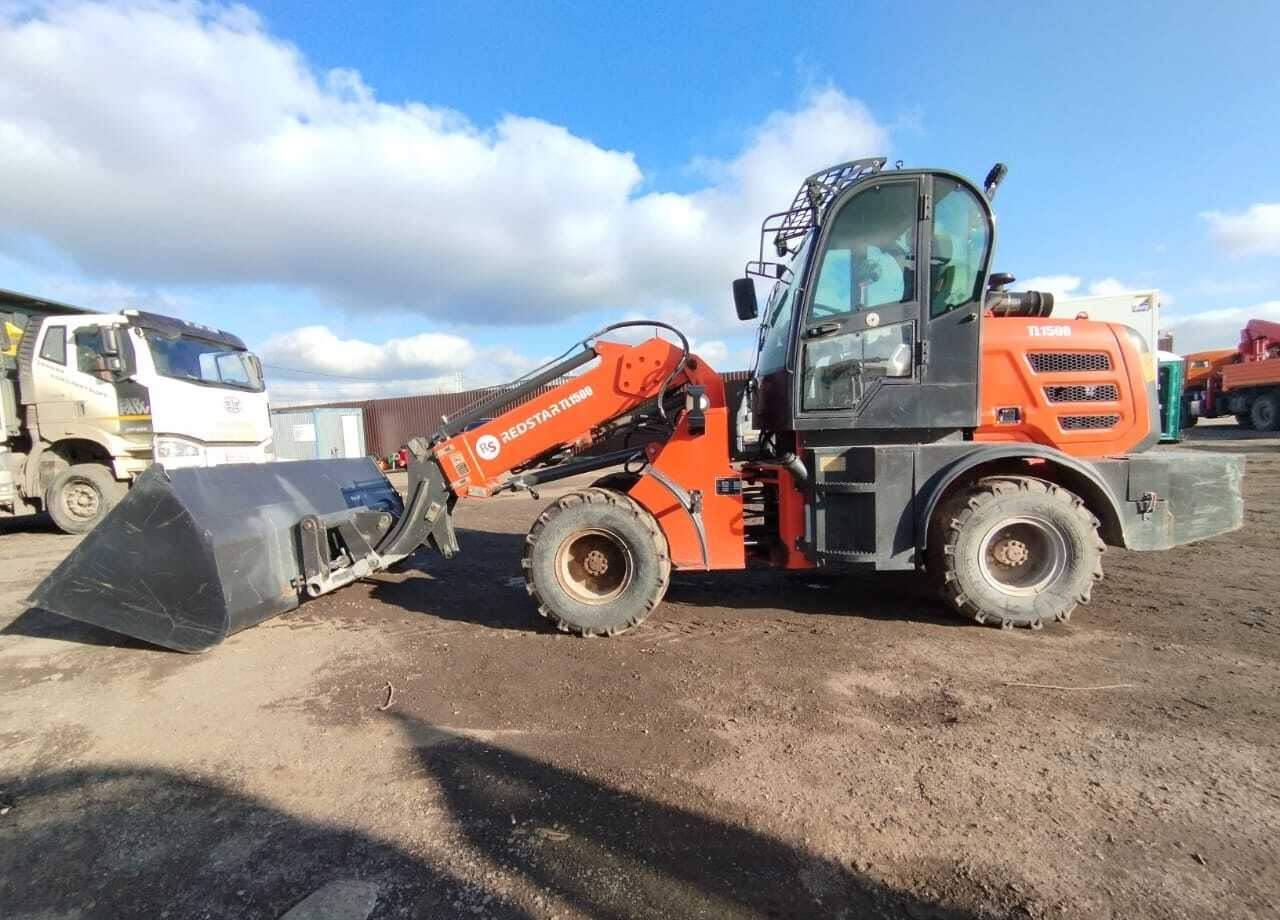 Фронтальный погрузчик REDSTAR TL1500 - Телескопический фронтальный погрузчик: фото 1 Фронтальный погрузчик REDSTAR TL1500 - Телескопический фронтальный погрузчик: фото 1