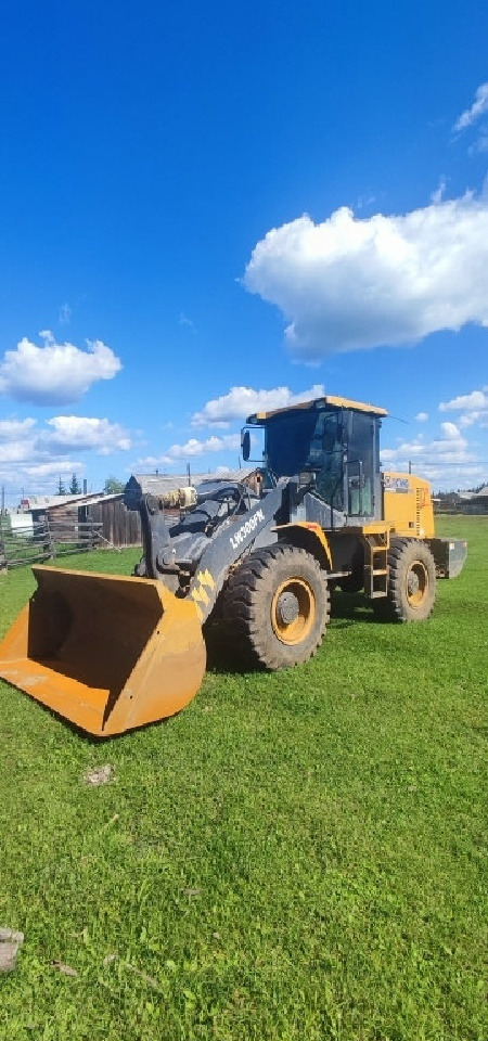 Фронтальный погрузчик XCMG LW300FN - Колёсный погрузчик: фото 1 Фронтальный погрузчик XCMG LW300FN - Колёсный погрузчик: фото 1