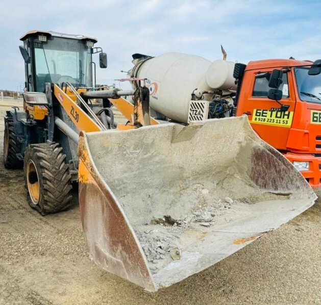 Фронтальный погрузчик YIGONG ZL30 - Колёсный погрузчик: фото 2 Фронтальный погрузчик YIGONG ZL30 - Колёсный погрузчик: фото 2