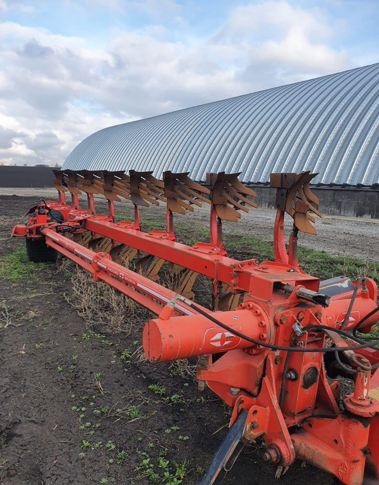 Gregoire Besson SPL B9 - Плуг: фото 1 Gregoire Besson SPL B9 - Плуг: фото 1