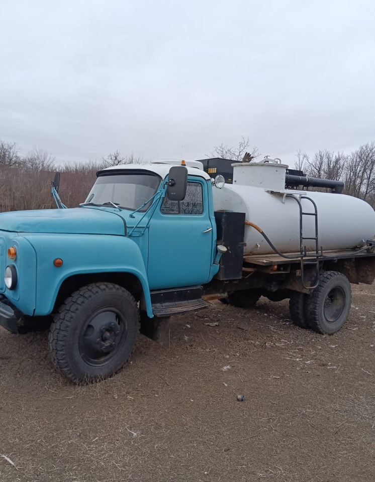 Грузовик ГАЗ-53 с цистерной - Грузовик-цистерна: фото 1 Грузовик ГАЗ-53 с цистерной - Грузовик-цистерна: фото 1