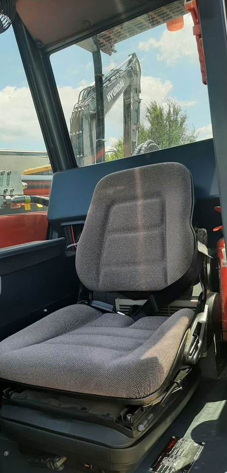 Телескопический погрузчик Heli 35H46-84-P1: фото 13 Телескопический погрузчик Heli 35H46-84-P1: фото 13