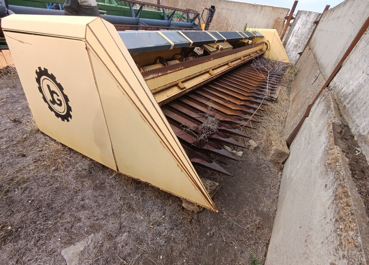 John Greaves ЖНС-7.4 - Жатка для подсолнечника: фото 1 John Greaves ЖНС-7.4 - Жатка для подсолнечника: фото 1