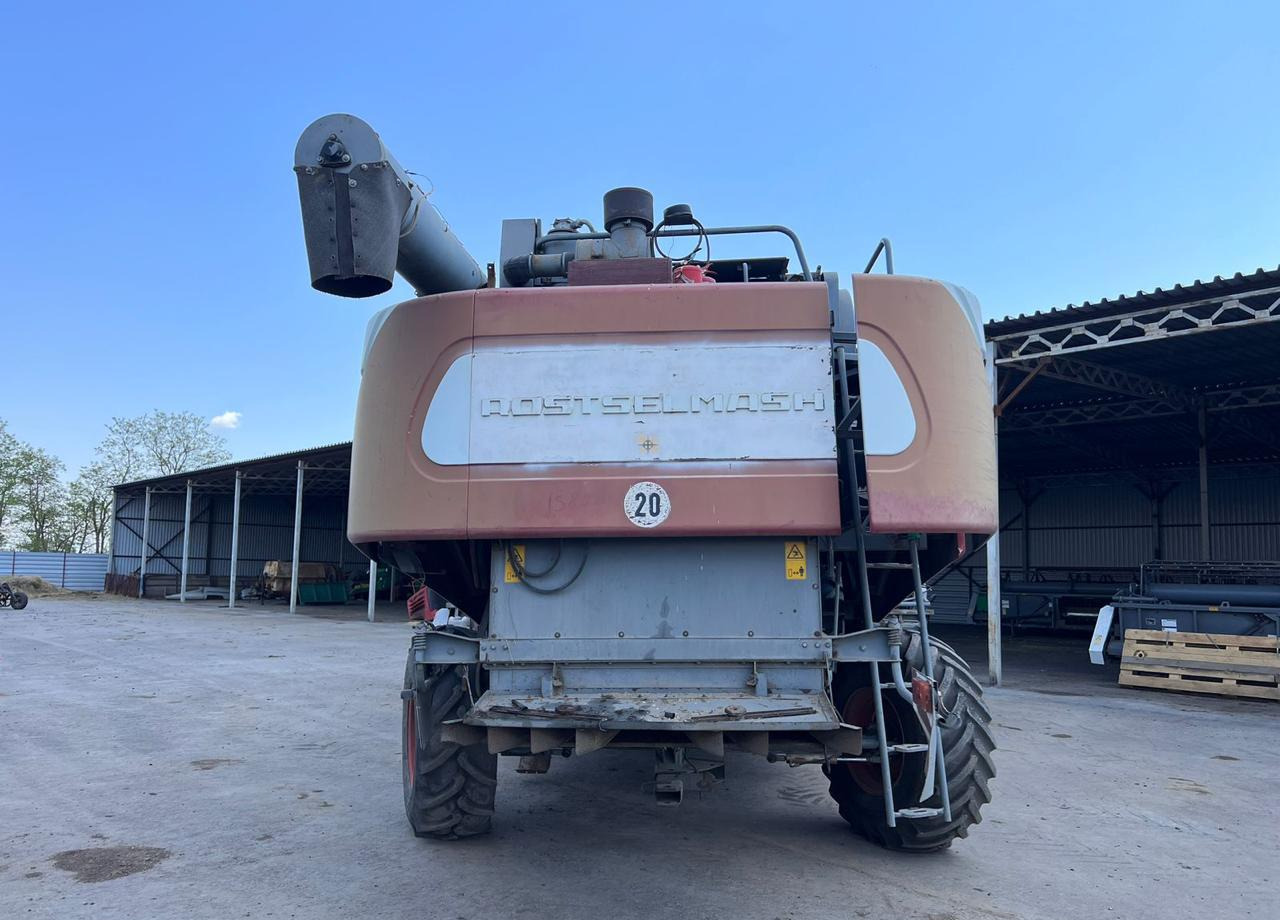 Комбайн Акрос 530 - Зерноуборочный комбайн: фото 2 Комбайн Акрос 530 - Зерноуборочный комбайн: фото 2