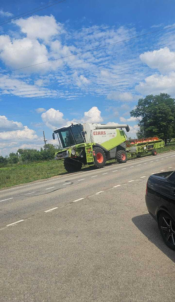 Комбайн Claas Lexion 570 - Зерноуборочный комбайн: фото 1 Комбайн Claas Lexion 570 - Зерноуборочный комбайн: фото 1