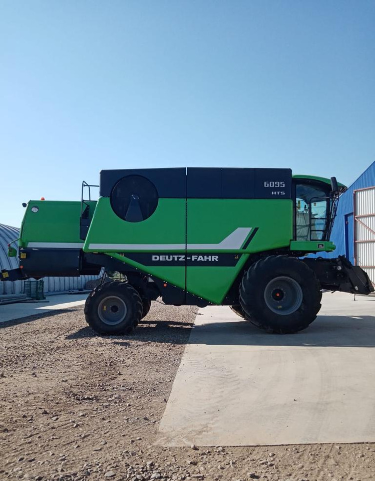 Комбайн Deutz-Fahr 6095 HTS - Зерноуборочный комбайн: фото 1 Комбайн Deutz-Fahr 6095 HTS - Зерноуборочный комбайн: фото 1
