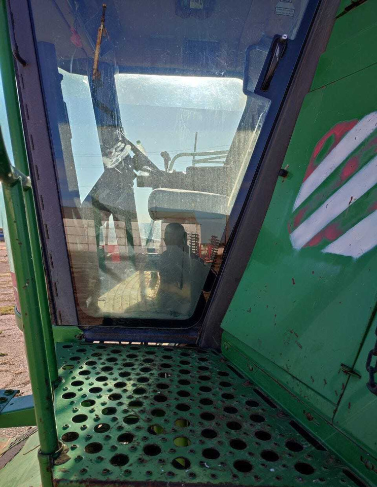 Комбайн John Deere 9500 - Кормоуборочный комбайн: фото 2 Комбайн John Deere 9500 - Кормоуборочный комбайн: фото 2