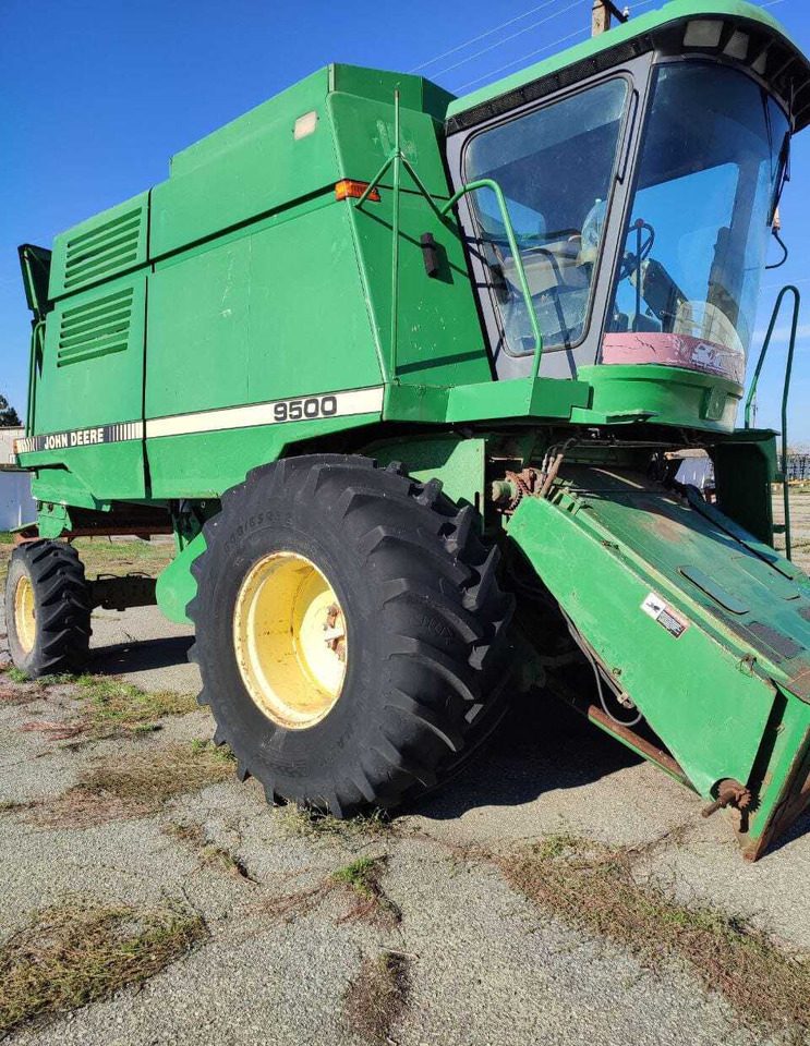 Комбайн John Deere 9500 - Кормоуборочный комбайн: фото 1 Комбайн John Deere 9500 - Кормоуборочный комбайн: фото 1