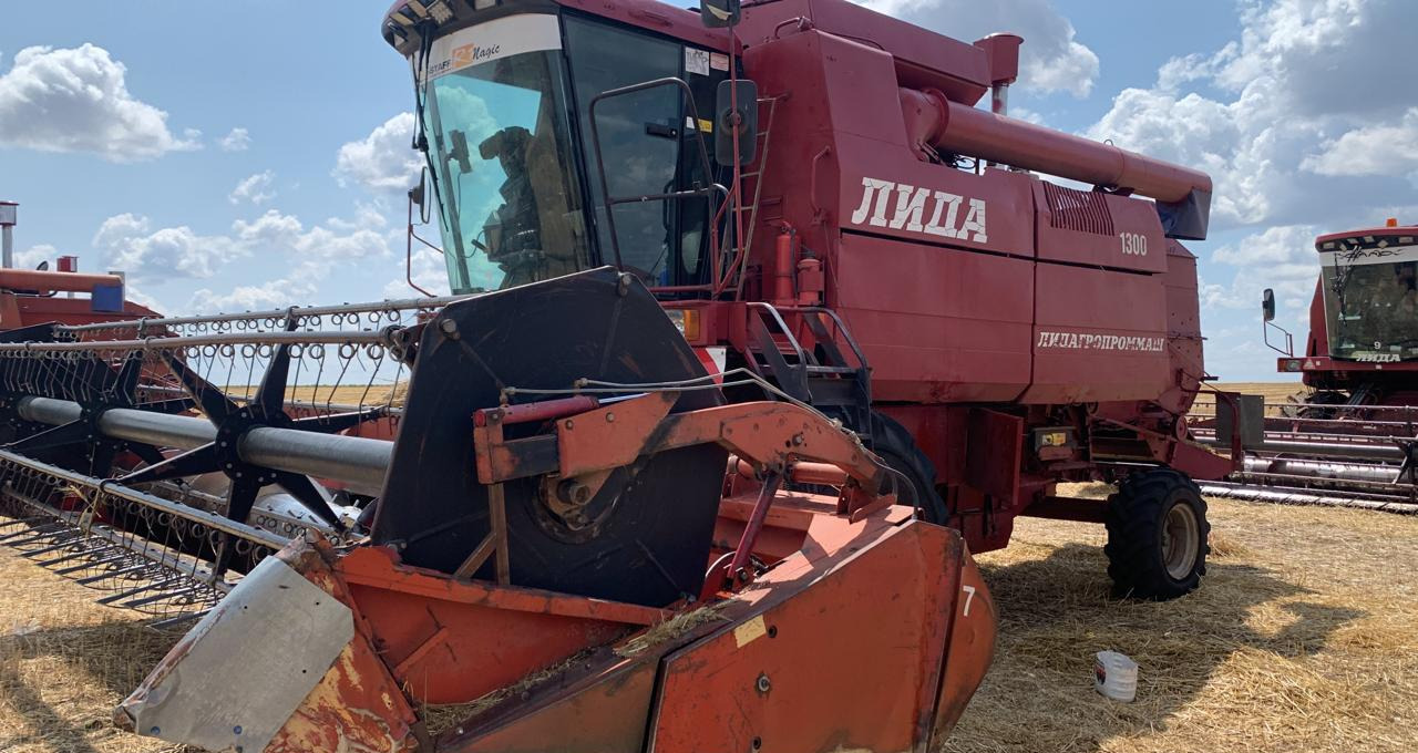 Комбайн Лида 1300 - Зерноуборочный комбайн: фото 3 Комбайн Лида 1300 - Зерноуборочный комбайн: фото 3