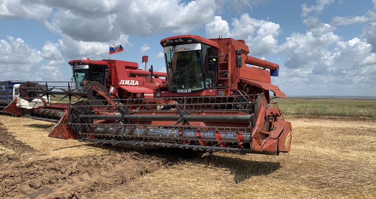 Комбайн Лида 1300 - Зерноуборочный комбайн: фото 1 Комбайн Лида 1300 - Зерноуборочный комбайн: фото 1