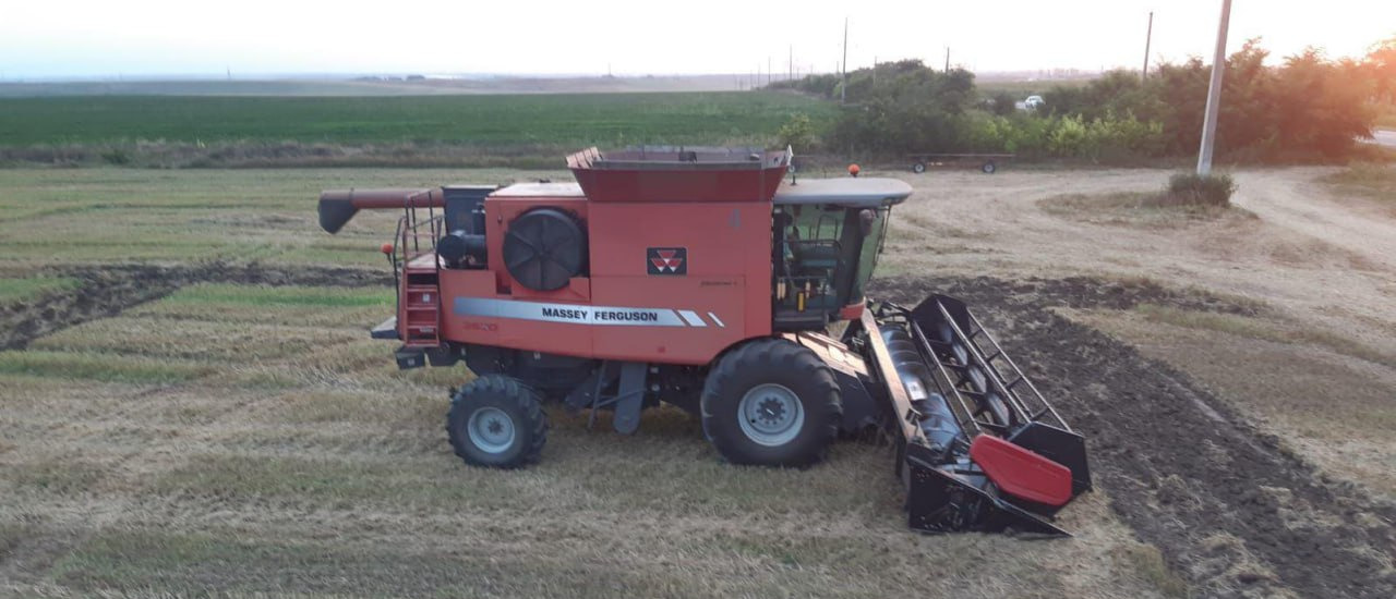 Комбайн Massey Ferguson MF 9690 - Зерноуборочный комбайн: фото 1 Комбайн Massey Ferguson MF 9690 - Зерноуборочный комбайн: фото 1