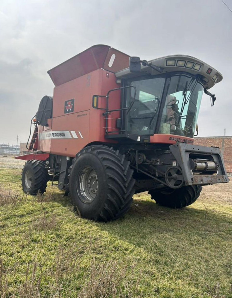 Комбайн Massey Ferguson MF 9690 - Зерноуборочный комбайн: фото 3 Комбайн Massey Ferguson MF 9690 - Зерноуборочный комбайн: фото 3