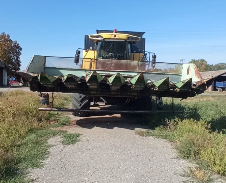 Комбайн New Holland CS660 - Зерноуборочный комбайн: фото 3 Комбайн New Holland CS660 - Зерноуборочный комбайн: фото 3