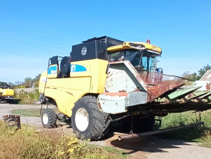 Комбайн New Holland CS660 - Зерноуборочный комбайн: фото 4 Комбайн New Holland CS660 - Зерноуборочный комбайн: фото 4