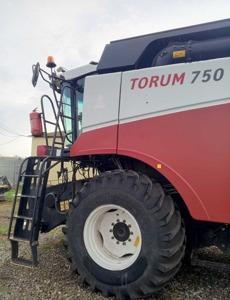 Комбайн Ростельмаш Торум 750 - Зерноуборочный комбайн: фото 3 Комбайн Ростельмаш Торум 750 - Зерноуборочный комбайн: фото 3