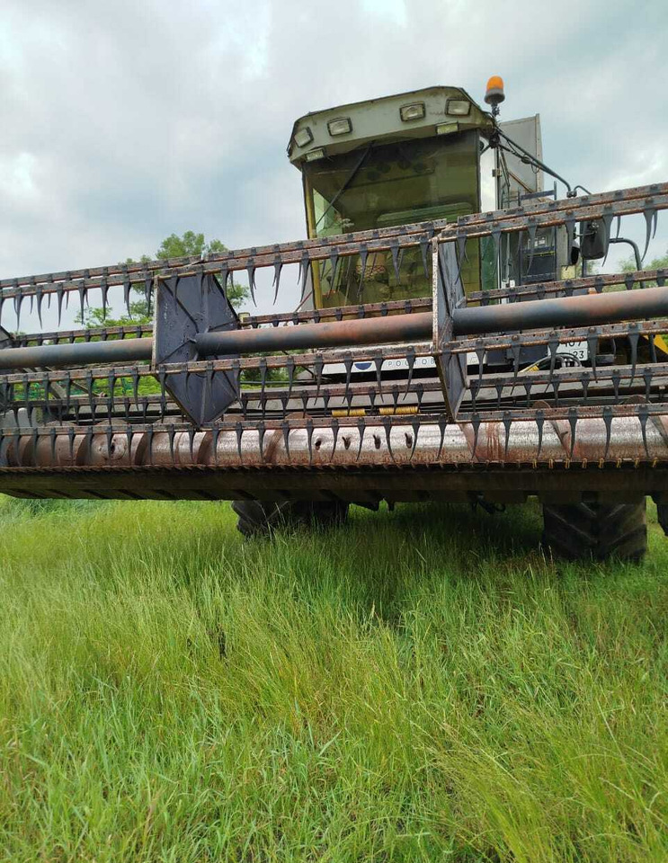 Комбайн Sampo 3065 - Зерноуборочный комбайн: фото 1 Комбайн Sampo 3065 - Зерноуборочный комбайн: фото 1