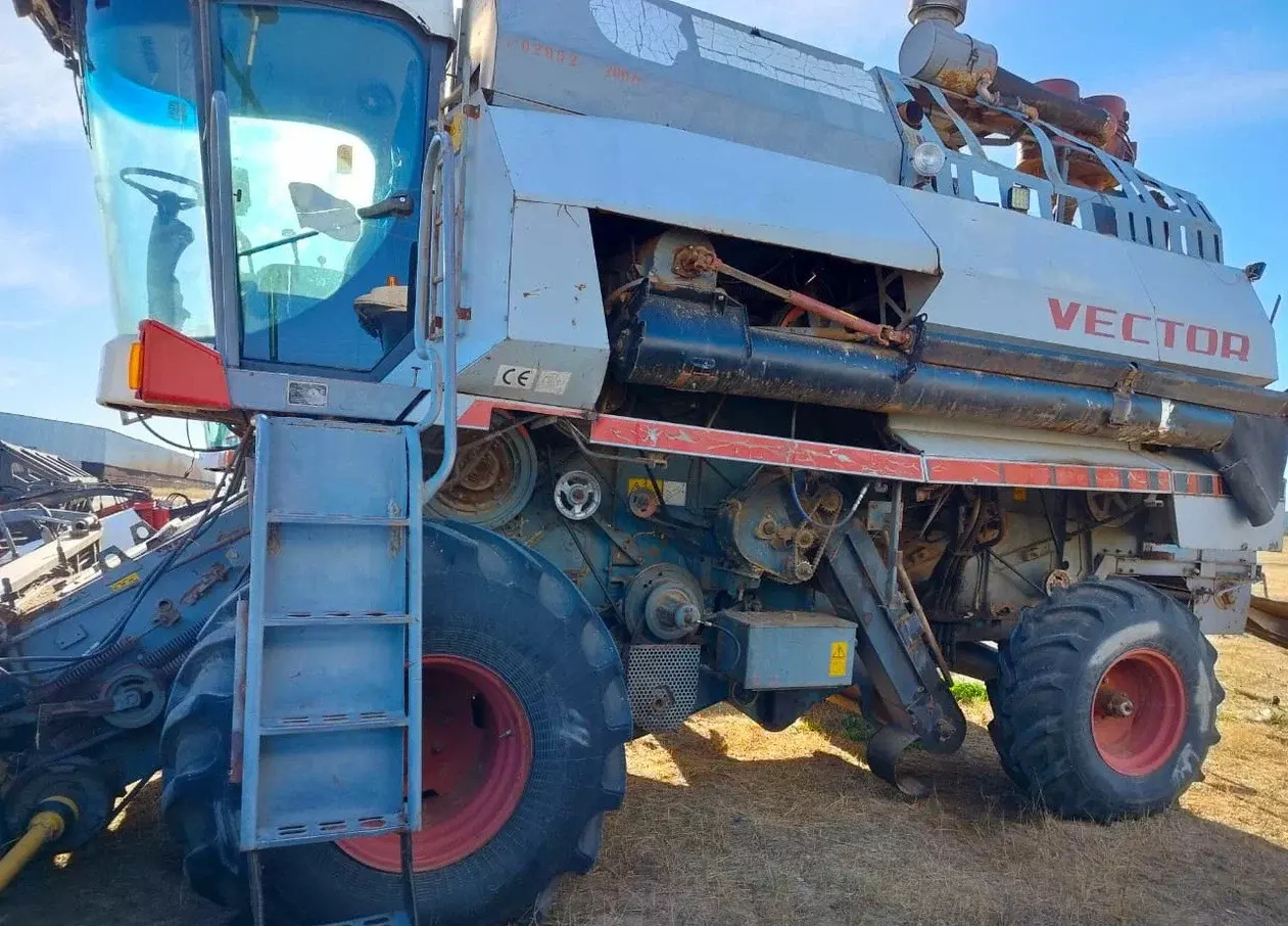 Комбайн Вектор 410 - Зерноуборочный комбайн: фото 2 Комбайн Вектор 410 - Зерноуборочный комбайн: фото 2