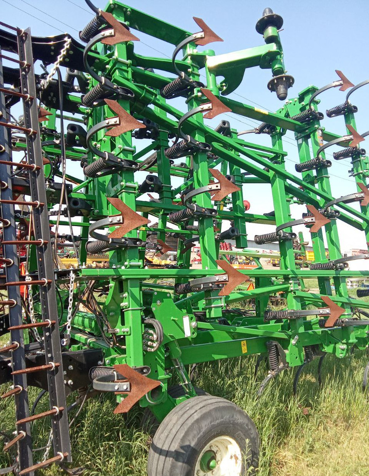 Культиватор John Deere 2230 TruSet Tillage - Культиватор: фото 4 Культиватор John Deere 2230 TruSet Tillage - Культиватор: фото 4