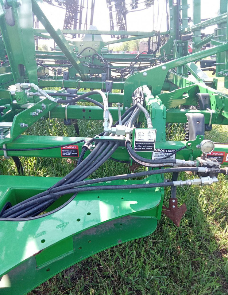 Культиватор John Deere 2230 TruSet Tillage - Культиватор: фото 5 Культиватор John Deere 2230 TruSet Tillage - Культиватор: фото 5