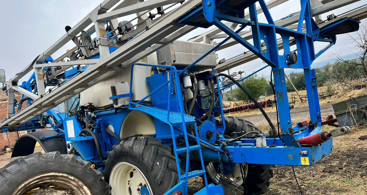 Самоходный опрыскиватель MATROT M44D140: фото 8