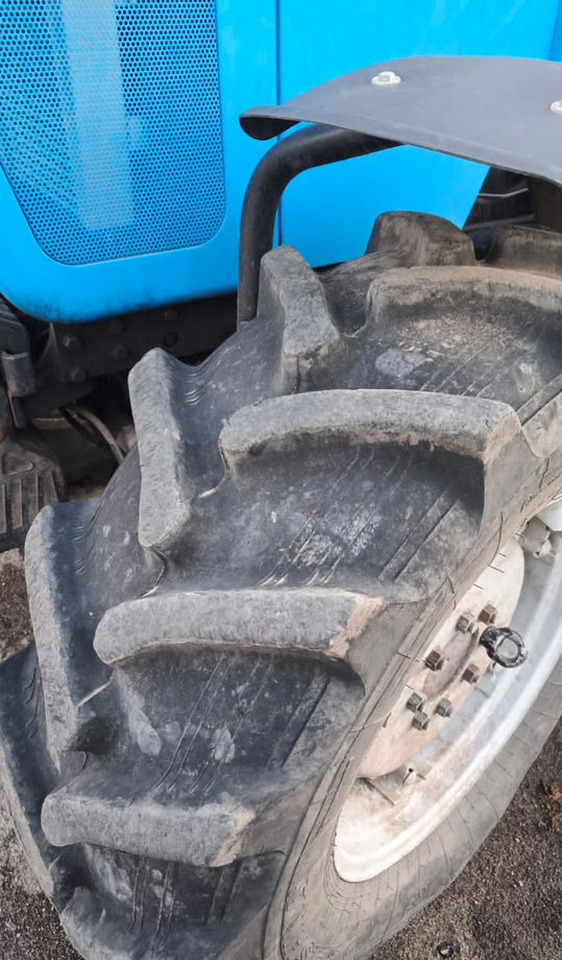 МТЗ (Беларус) 1221.3 - Трактор: фото 3 МТЗ (Беларус) 1221.3 - Трактор: фото 3