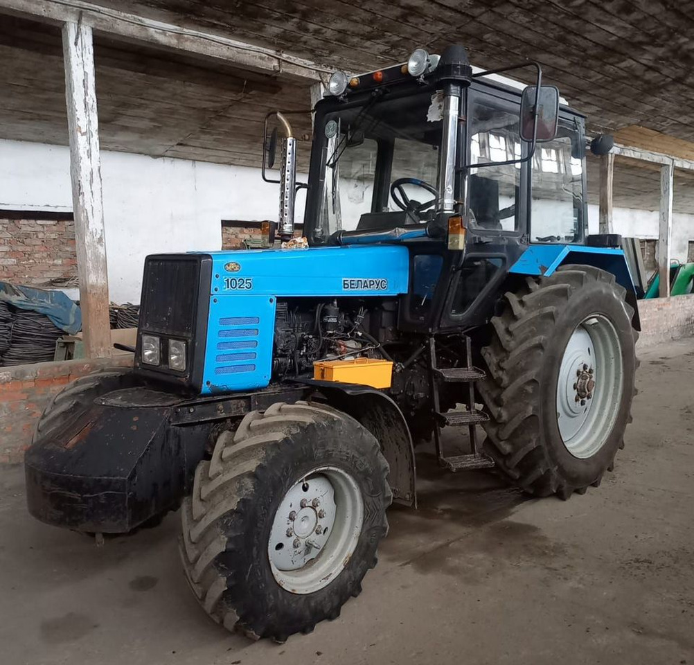 МТЗ (Беларус) BELARUS-1025.2 - Трактор: фото 2 МТЗ (Беларус) BELARUS-1025.2 - Трактор: фото 2