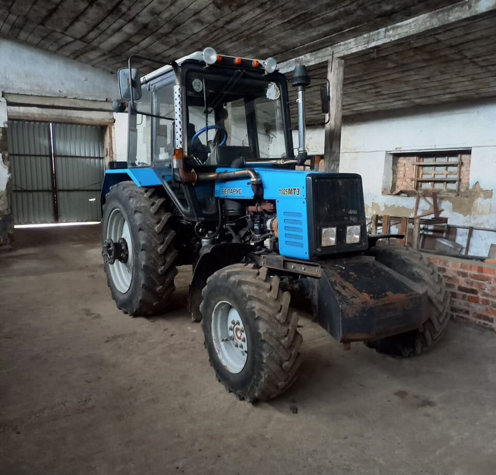 МТЗ (Беларус) BELARUS-1025.2 - Трактор: фото 1 МТЗ (Беларус) BELARUS-1025.2 - Трактор: фото 1