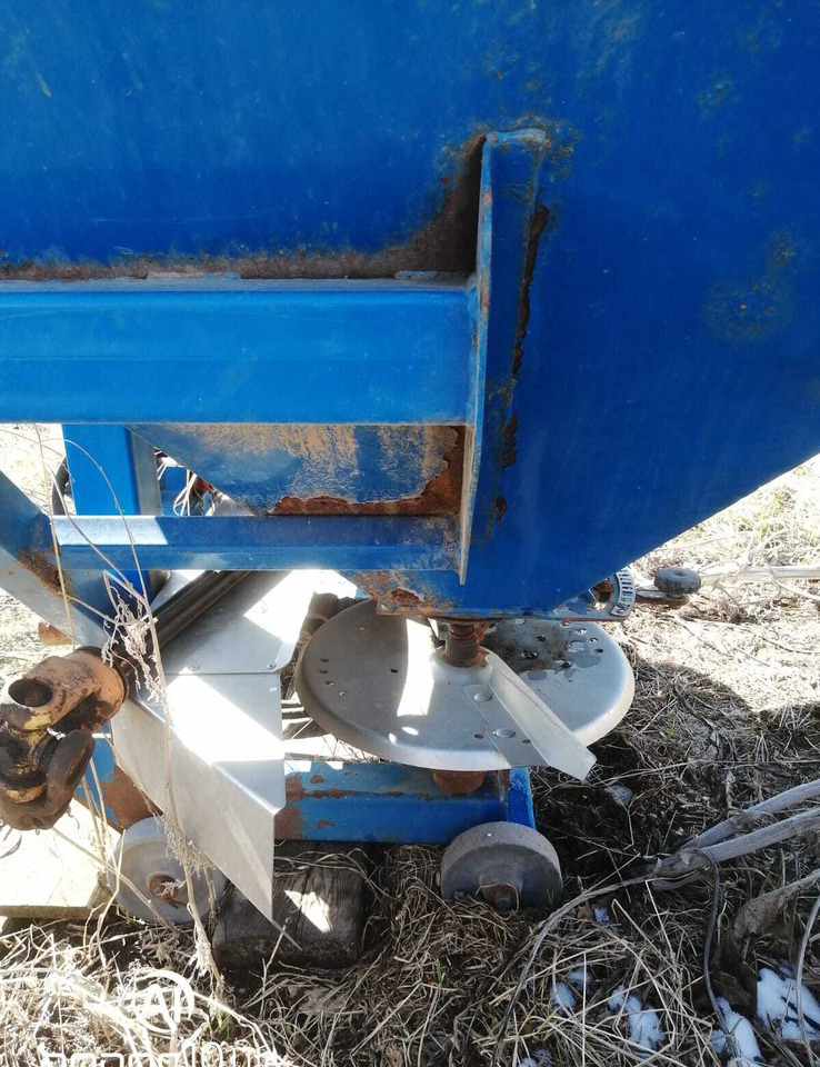 Машина для внесения минеральных удобрений МВУ-1100 - Разбрасыватель удобрений: фото 4 Машина для внесения минеральных удобрений МВУ-1100 - Разбрасыватель удобрений: фото 4