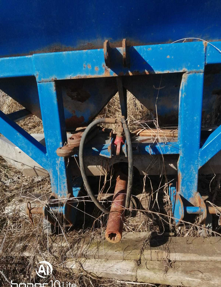 Машина для внесения минеральных удобрений МВУ-1100 - Разбрасыватель удобрений: фото 1 Машина для внесения минеральных удобрений МВУ-1100 - Разбрасыватель удобрений: фото 1