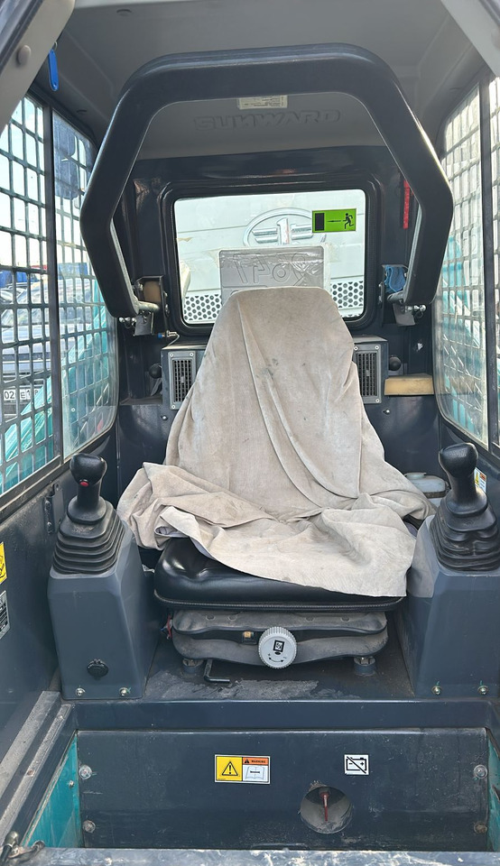 Мини погрузчик SUNWARD SWL3220 - Гусеничный погрузчик: фото 5 Мини погрузчик SUNWARD SWL3220 - Гусеничный погрузчик: фото 5