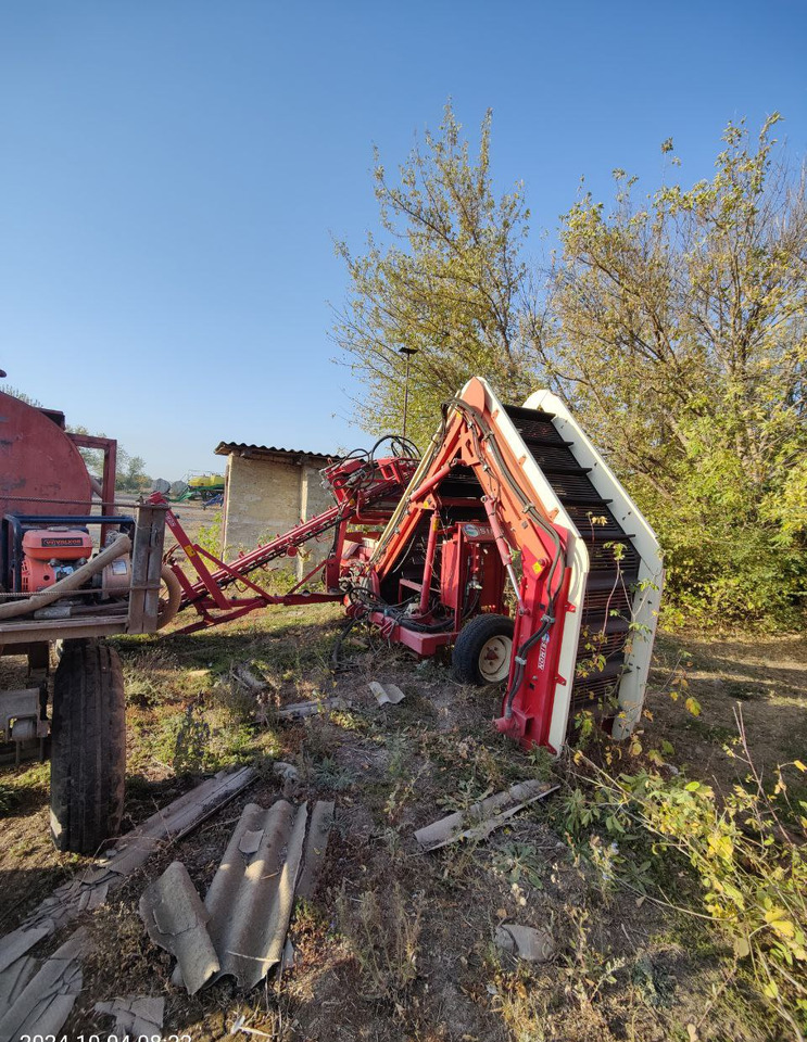 Морковоуборочный комбайн Simon S3CMR - Комбайн: фото 2 Морковоуборочный комбайн Simon S3CMR - Комбайн: фото 2