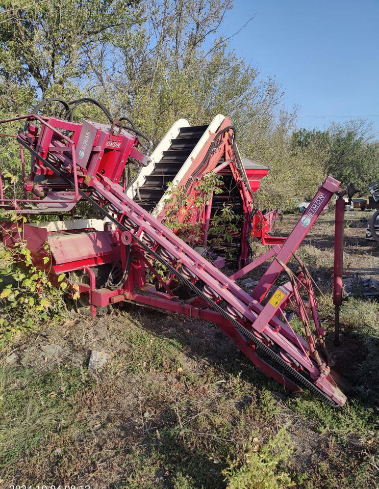 Морковоуборочный комбайн Simon S3CMR - Комбайн: фото 1 Морковоуборочный комбайн Simon S3CMR - Комбайн: фото 1